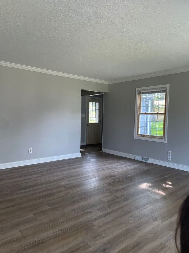 2813 Hull Ave in Des Moines, IA - Building Photo - Building Photo