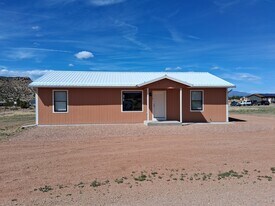 1 Sawyer Ln in Florence, CO - Building Photo