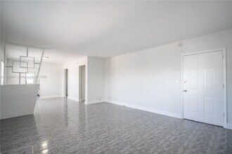 320 84th St in Miami Beach, FL - Building Photo - Building Photo