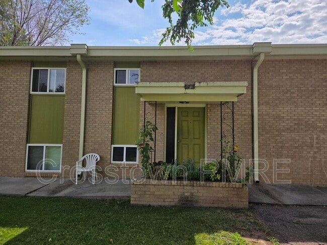 property at 1012 N Van Buren Ave