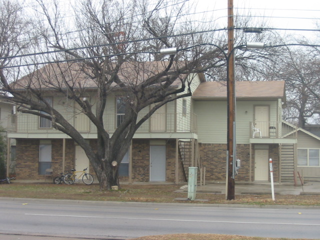 Eagle Crest in Denton, TX - Building Photo