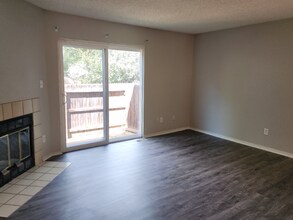 2333 Lexington Village Ln in Colorado Springs, CO - Building Photo - Building Photo