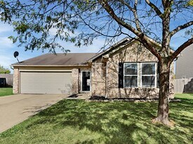 5624 Grassy Bank Dr in Indianapolis, IN - Building Photo