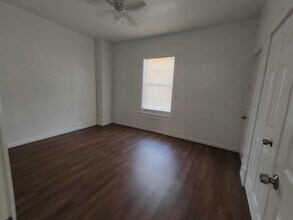 2605 Birmingham Ave in Dallas, TX - Foto de edificio - Building Photo