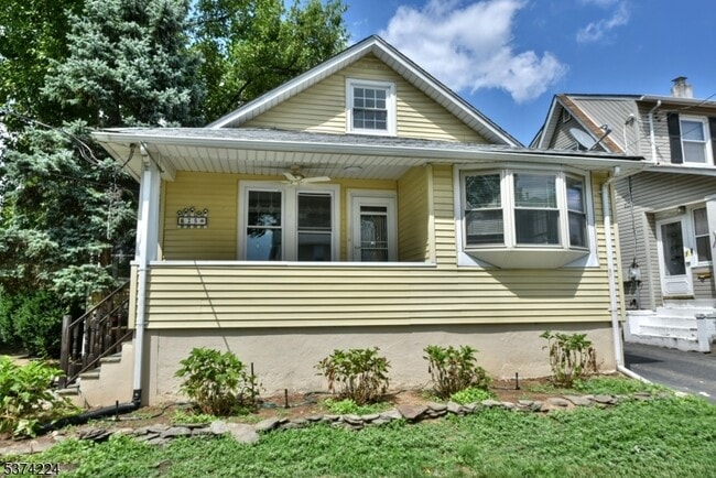 property at 25 Minerva Ave