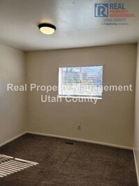 1052 Ellen Cir photo'