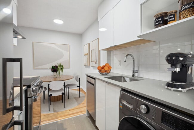 840 Broughton St in Vancouver, BC - Building Photo - Building Photo