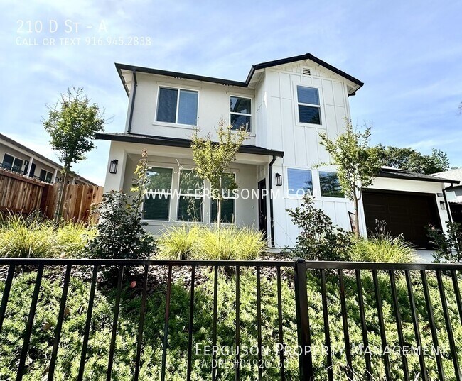 210 D St in Roseville, CA - Building Photo - Building Photo