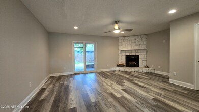 11613 McCormick Rd in Jacksonville, FL - Building Photo - Building Photo