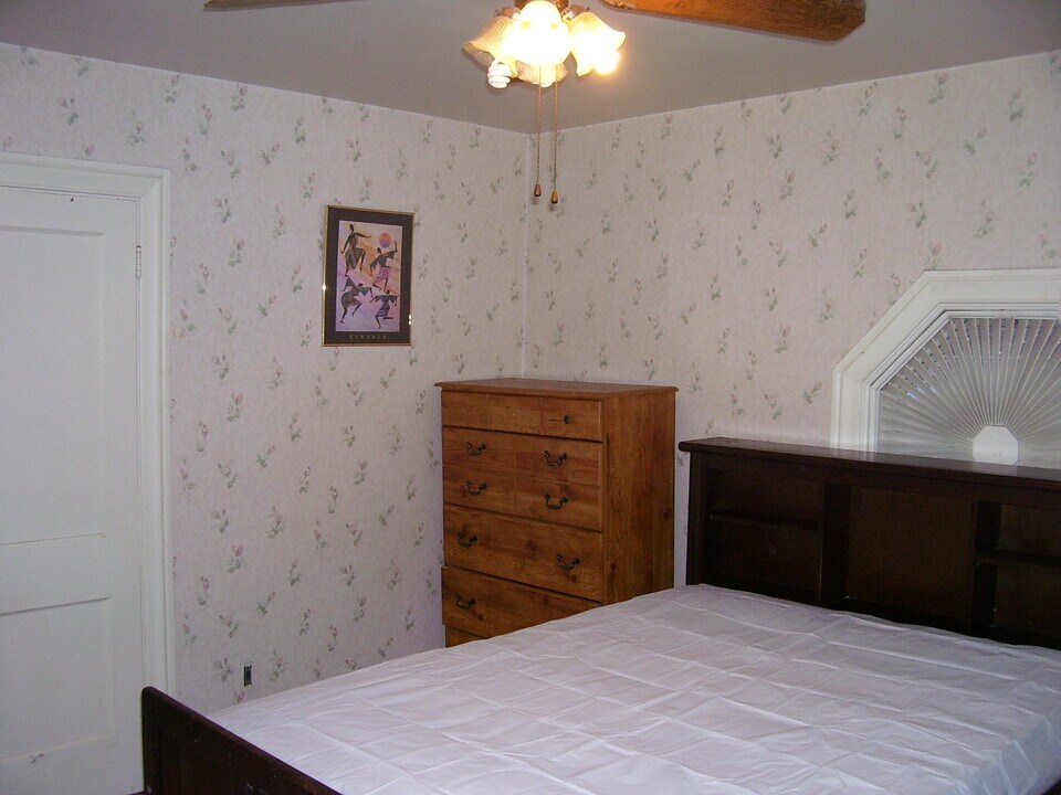 2403 South Ave, Unit A in Youngstown, OH - Foto de edificio