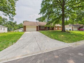 3233 Shady Bend Dr in Independence, MO - Building Photo - Building Photo