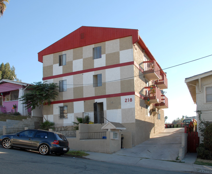 Lakeshore Terrace in Echo Park, CA - Building Photo