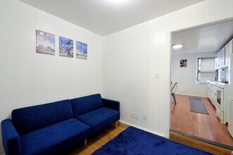 370-378 8th Ave in New York, NY - Building Photo - Building Photo