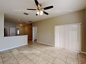 2122 Senate Ave in St. Cloud, FL - Foto de edificio - Building Photo