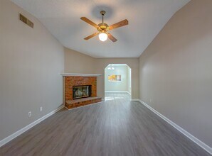 2415 Talco Hills Dr in Tallahassee, FL - Building Photo - Building Photo