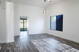 13166 Vía Real in Desert Hot Springs, CA - Foto de edificio - Building Photo