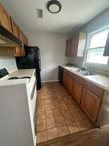 605 S Main St in Dupo, IL - Building Photo