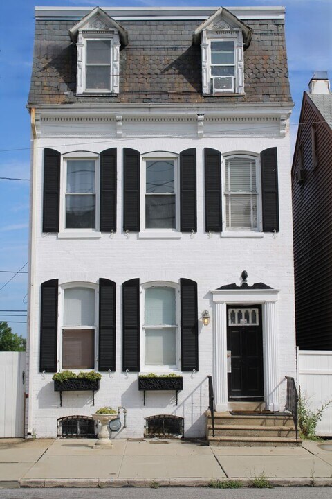 983 E Philadelphia St in York, PA - Building Photo