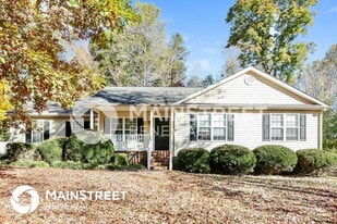 1107 Foxhaven Dr in Greensboro, NC - Building Photo