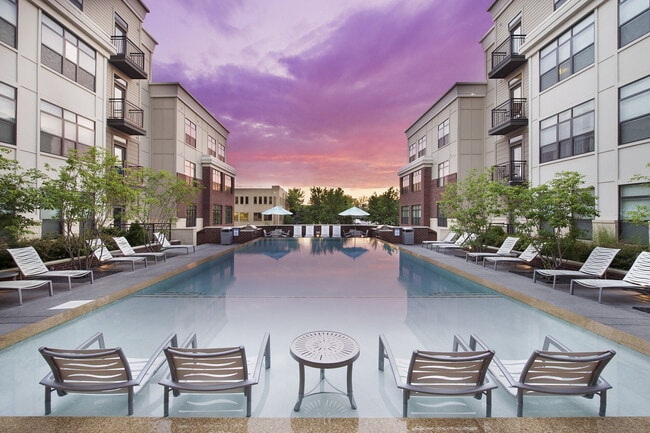 Cosmopolitan on the Canal in Indianapolis, IN - Building Photo - Building Photo