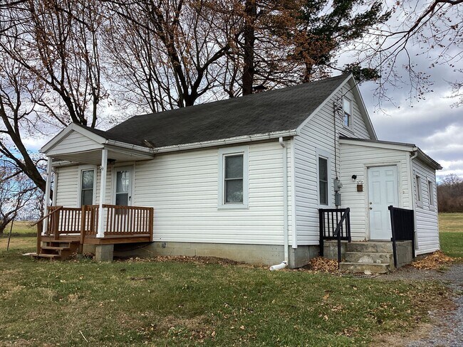 10715 Fish and Game Rd in Waynesboro, PA - Building Photo - Building Photo