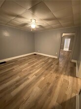 213 Copeland St in Mckees Rocks, PA - Foto de edificio - Building Photo