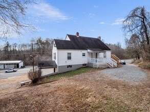945 S Main St in Rocky Mount, VA - Building Photo - Building Photo