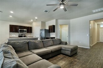 608 Nueces River Trail in Hutto, TX - Building Photo - Building Photo