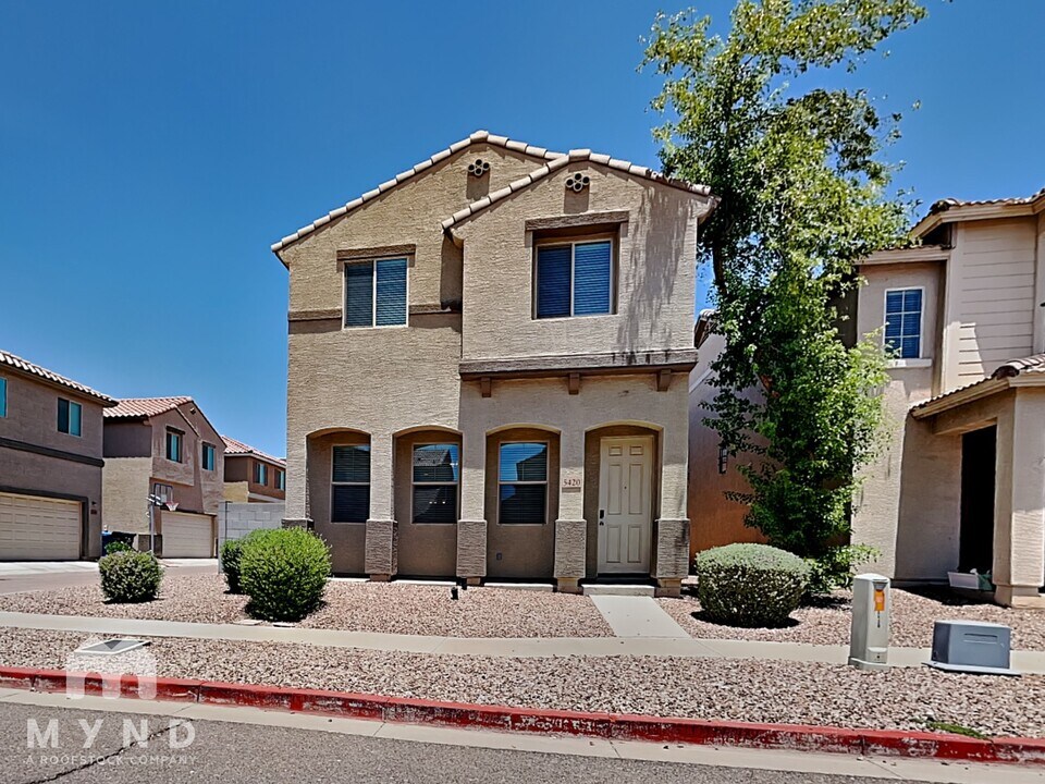 5420 W Albeniz Pl in Phoenix, AZ - Building Photo