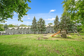 Van Dyke Townhomes in St. Paul, MN - Building Photo - Building Photo