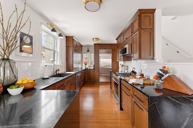 5008 Logan Ave S in Minneapolis, MN - Building Photo - Building Photo
