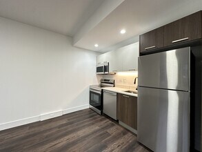 1553 W Hollywood Ave in Chicago, IL - Building Photo - Building Photo