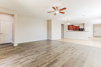 7515 W Irwin Ave in Phoenix, AZ - Foto de edificio - Building Photo