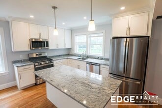 25 Portsmouth St, Unit 1 in Boston, MA - Foto de edificio - Building Photo