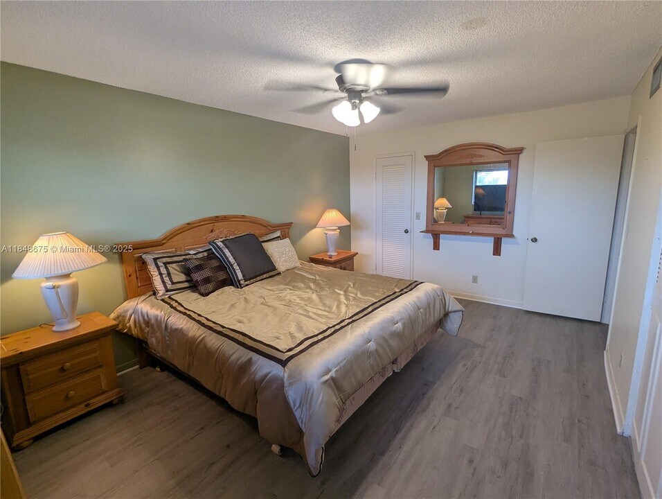 4047 NW 16th St in Lauderhill, FL - Building Photo