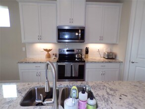 16048 Crofton Spgs Wy in Port Charlotte, FL - Building Photo - Building Photo