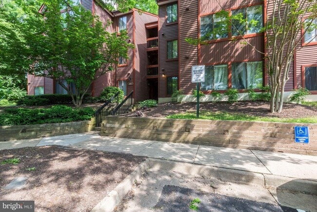 property at 2802 Lee Oaks Pl