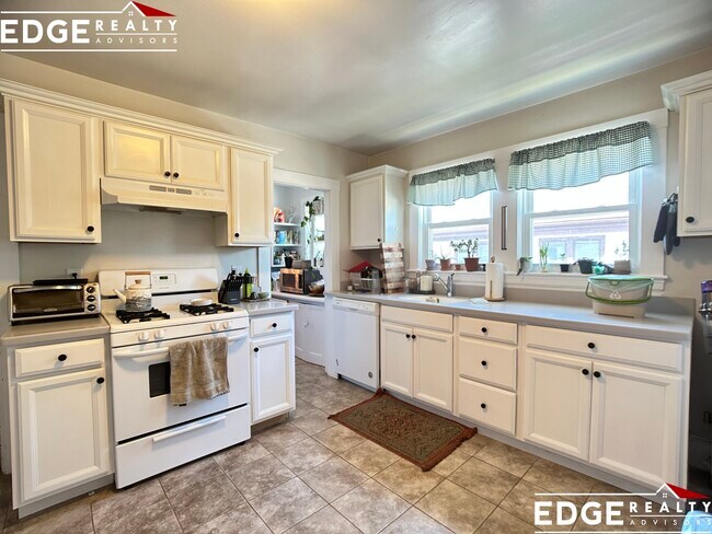 12 Niles St, Unit 2