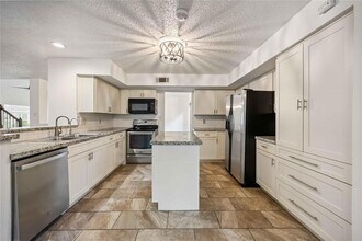 12800 Briar Forest Dr in Houston, TX - Building Photo - Building Photo