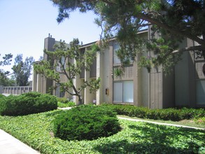 Florida Street Apartments in Huntington Beach, CA - Building Photo - Building Photo