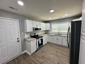 4402 Saundralane Dr NW, Unit 4 in Huntsville, AL - Building Photo - Building Photo