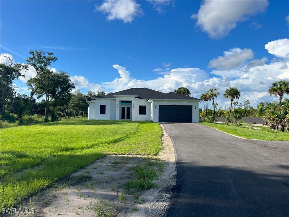 3335 16th Ave SE in Naples, FL - Building Photo