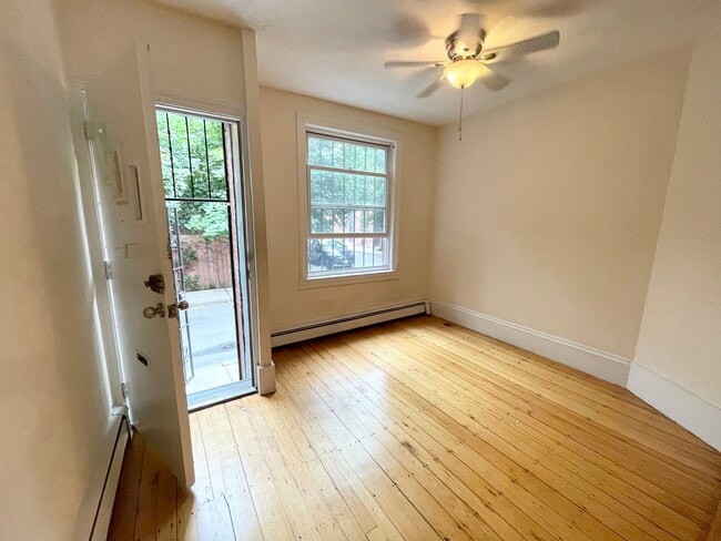 32 Sussex St, Unit 1