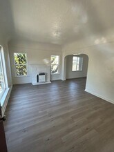 540 E. 14th St. #22, Long Beach, CA 90813 in Long Beach, CA - Foto de edificio - Building Photo