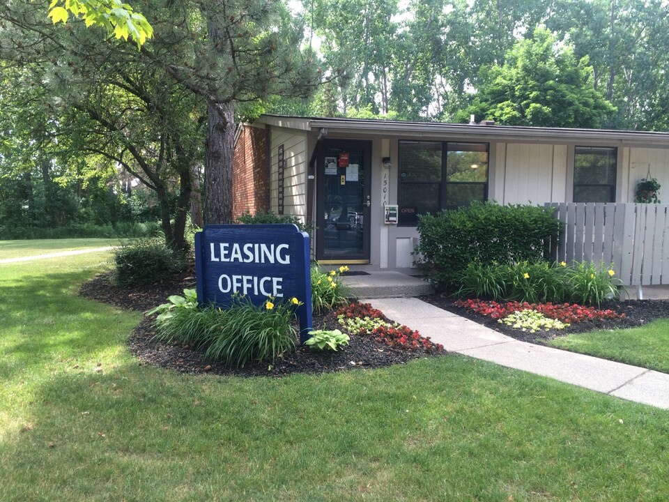 Ashgrove in Sterling Heights, MI - Foto de edificio