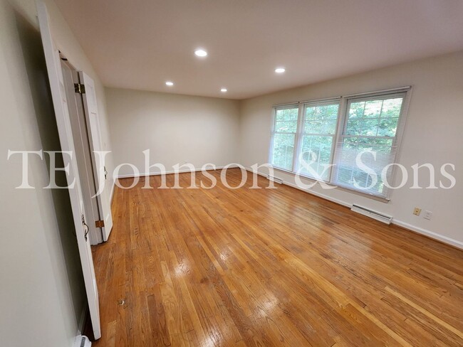 2504 W Cornwallis Dr in Greensboro, NC - Building Photo - Building Photo