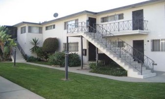 2908 W El Segundo Blvd Apartments