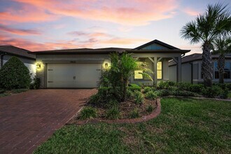 19865 Sea Glass Cir in Land O Lakes, FL - Building Photo - Building Photo