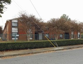 Christian Brothers University Apartments in Memphis, TN - Building Photo - Building Photo