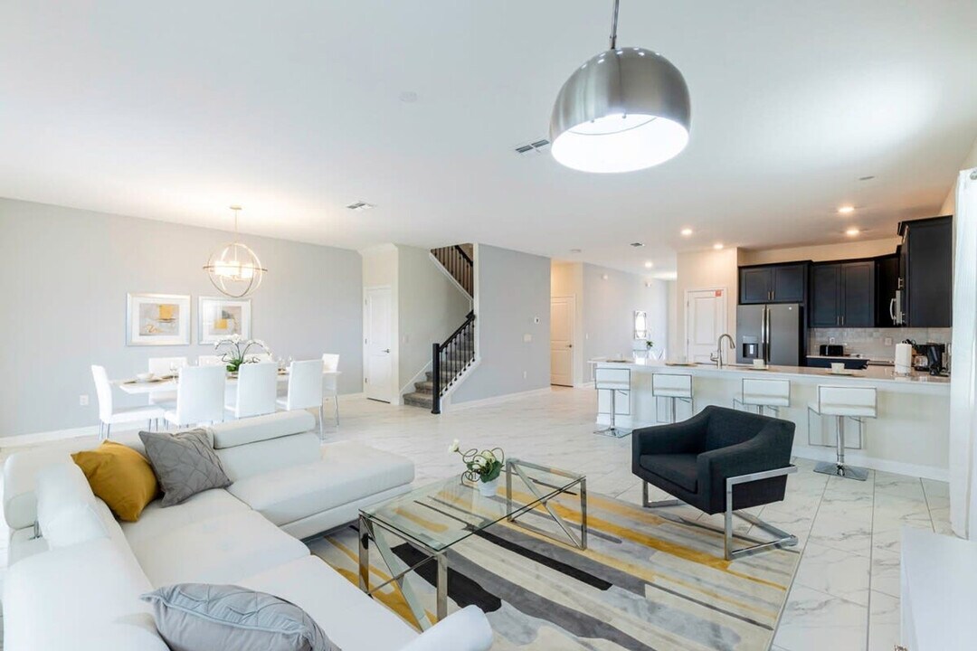 8850 Cabot Cliffs Dr in Kissimmee, FL - Foto de edificio